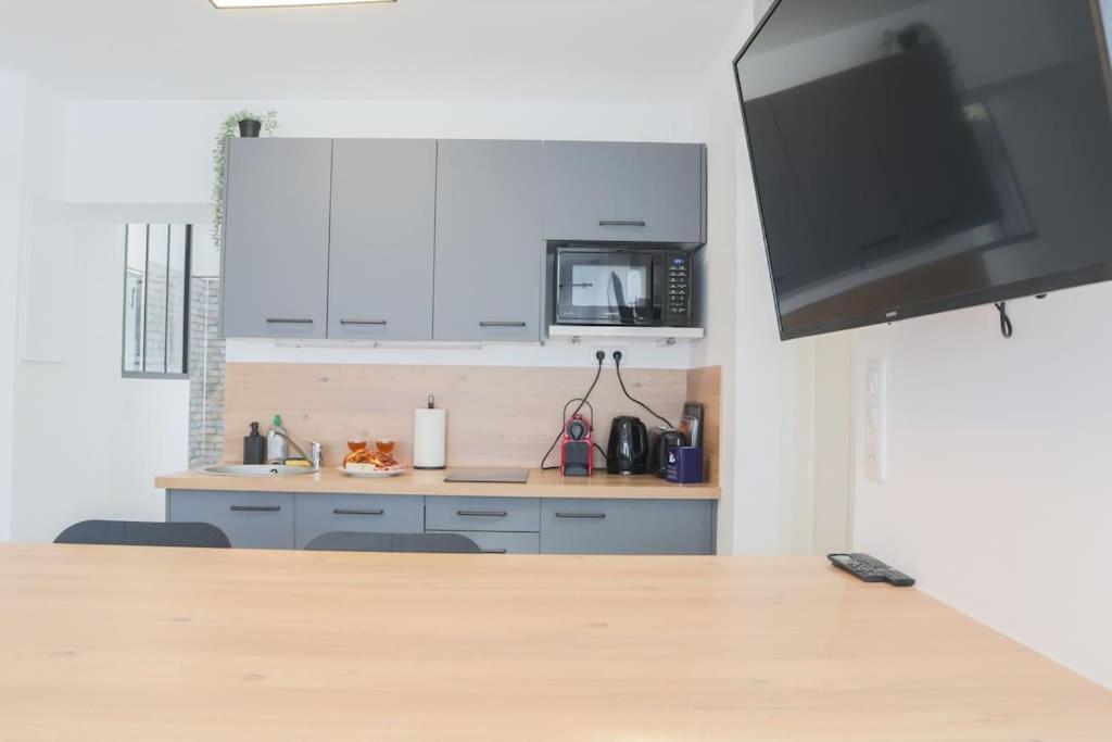 Ferienwohnung {Le Factory}, Proche Euroairport Saint-Louis  Exterior foto
